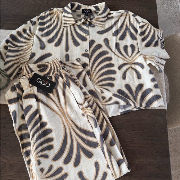 GiGo Patterned Two-Piece Set - Picture 1 of 5